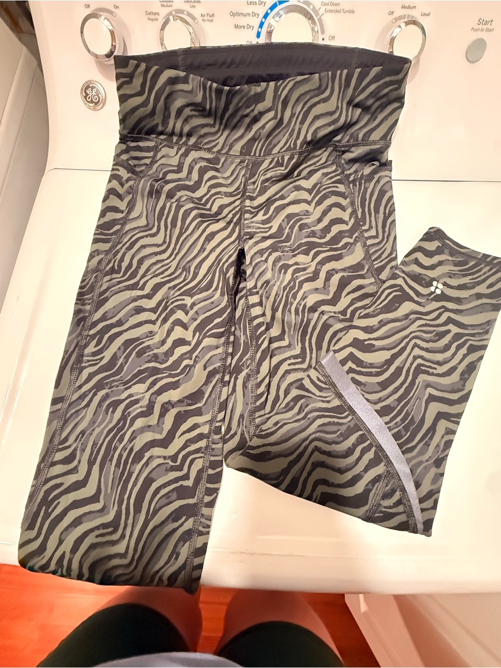 Sweaty Betty High-Rise Zebra-Print Leggings in Black and Olive - Picture 2 of 2